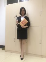 〖扬子晚报〗提前进阶职场感受“白骨精”生活