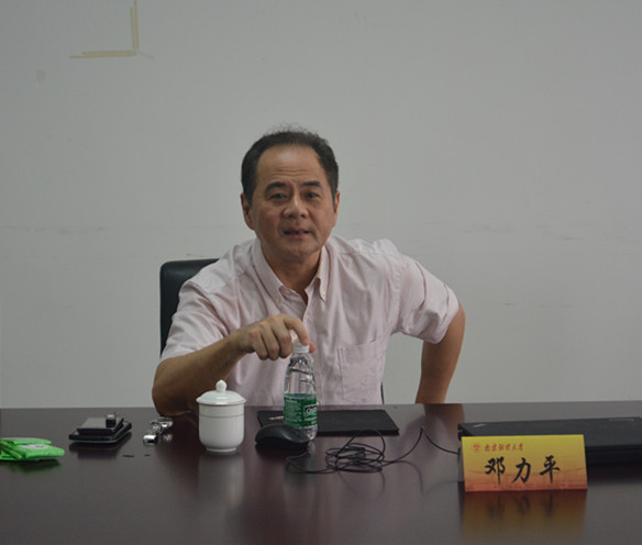 全国人大常委邓力平教授来我校讲学.jpg