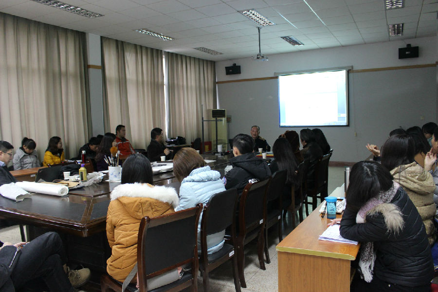 报告会现场.jpg