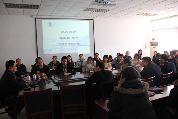 论证是学术的生命学术讲座现场_副本.jpg