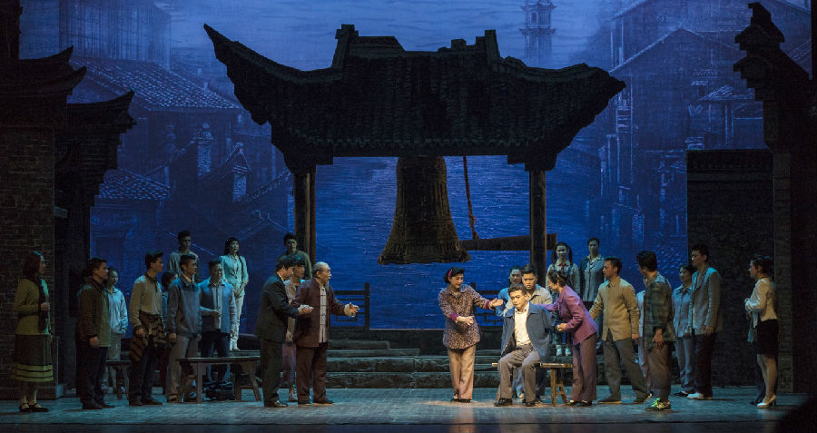 淮剧《小镇》精彩上演